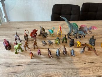 Lot de figurines dinosaures