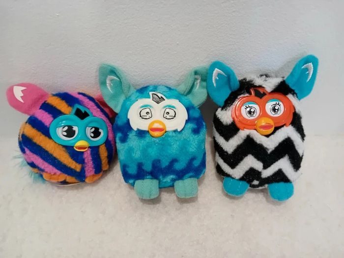 Lot de 3 peluches furby