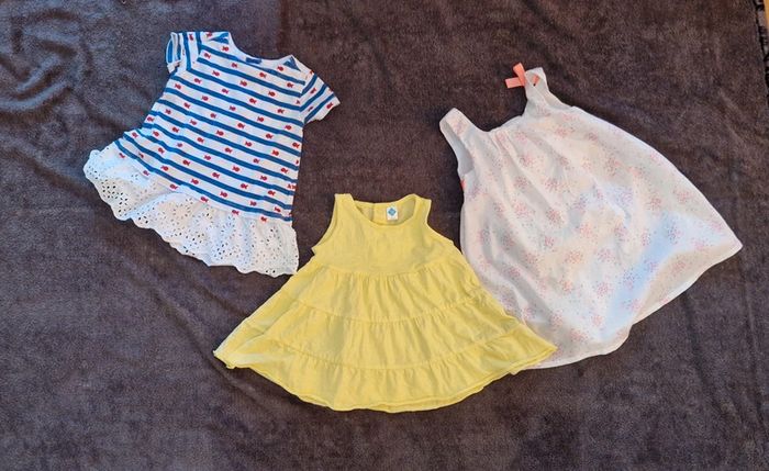 Lot 3 robes 12 mois