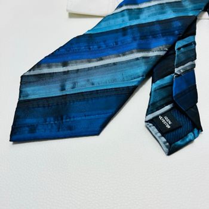 Cravate à rayure plissée - bleu marine noir satinée - 10 cm - très bon état - photo numéro 5