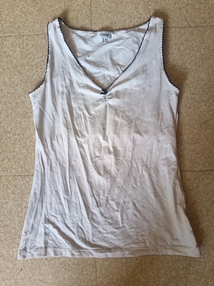 Un débardeur taille 36
