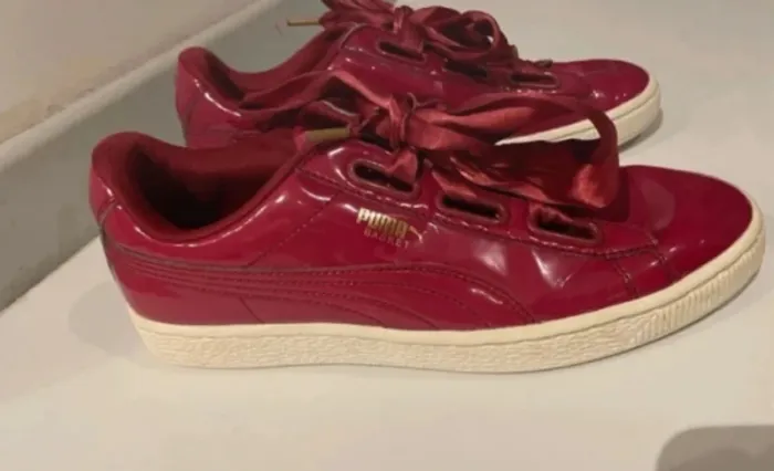 Baskets Puma rouges vernies satinées taille 39 - photo numéro 3