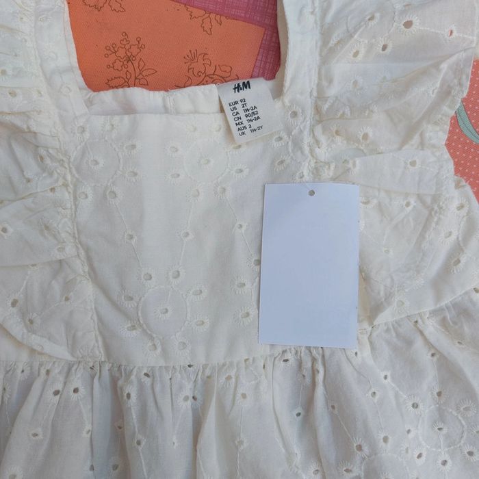 Magnifique robe neuve pour 1 - 2 ans - photo numéro 3