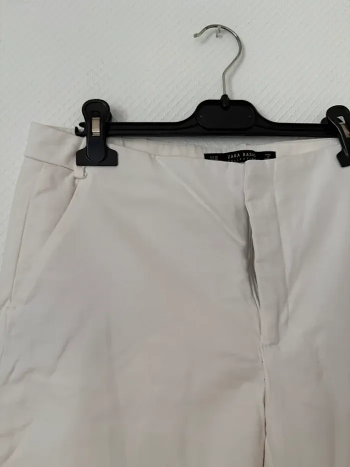 Pantalon en bon état taille 38 blanc Zara - photo numéro 2