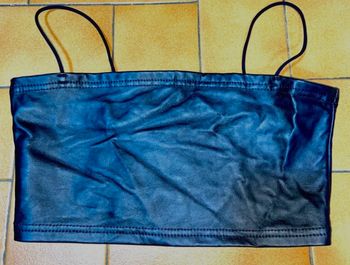 Crop top noir xs similicuir 