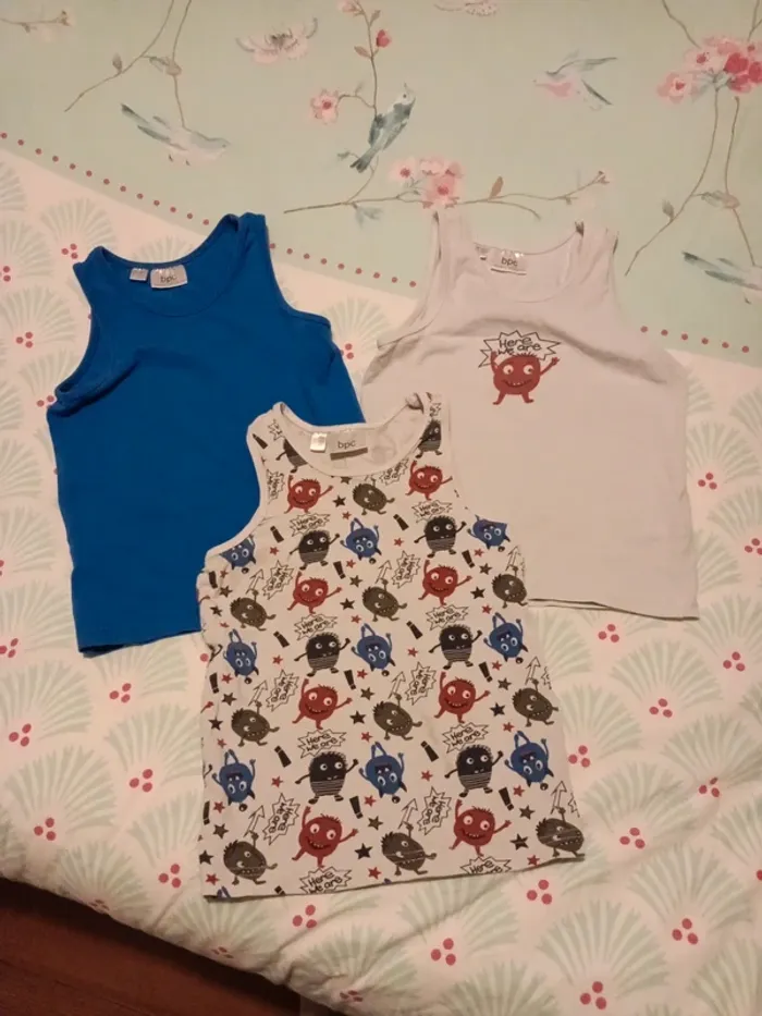 3 débardeurs 4-5 ans