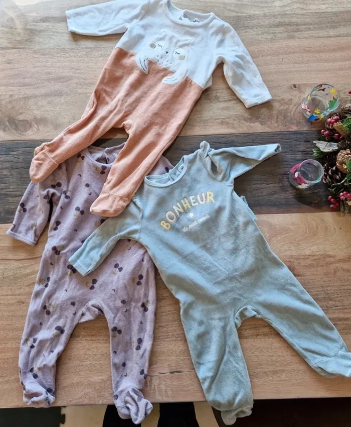 Lot 3 pyjamas 9 mois
