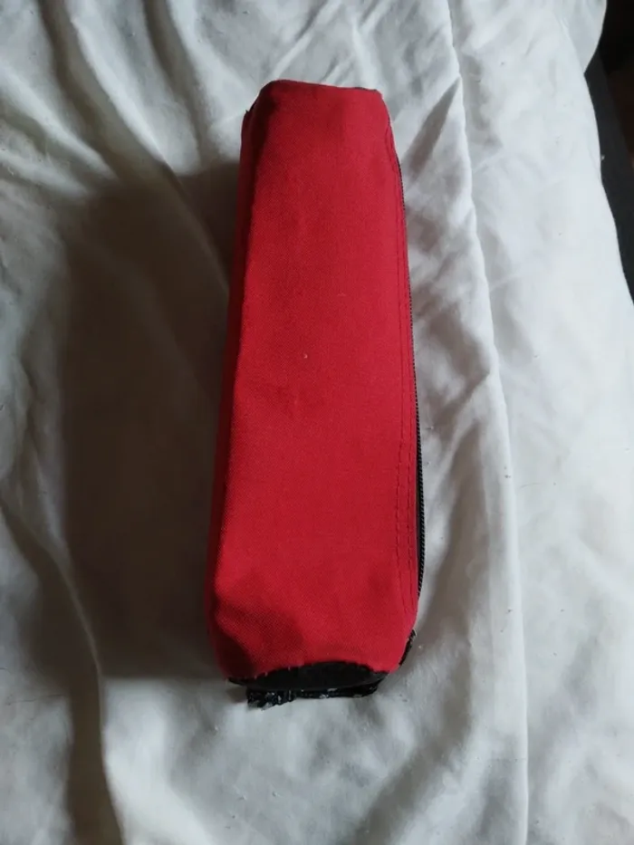 Trousse rouge - photo numéro 3