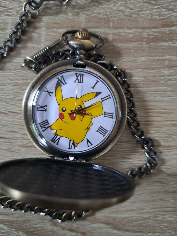 Montre à  gousset  Pokémon Pikachu vendue dans un coffret cadeau - photo numéro 2