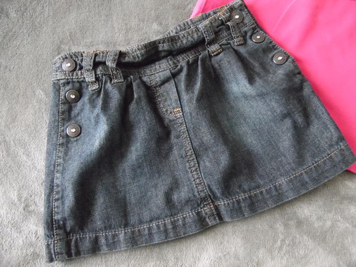 Tenue jupe et tee-shirt, taille 4 ans. - photo numéro 2