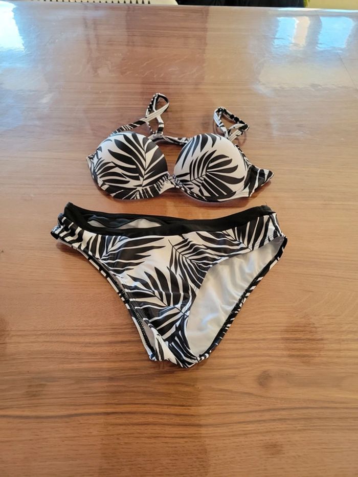 Maillot de bain neuf sans étiquette M