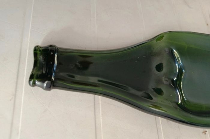 Plateau/Vide-Poche Upcycling | Bouteille de Vin Écrasée Unique | Déco & Apéritif - photo numéro 6