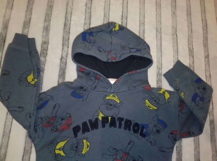 Pull a capuche garçon 3 ans - photo numéro 3