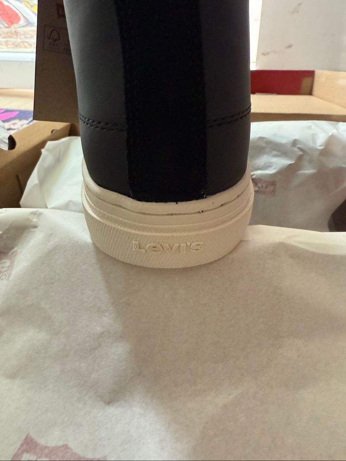 Magnifiques baskets montantes levi’s neuves avec étiquette pointure 39 - photo numéro 4