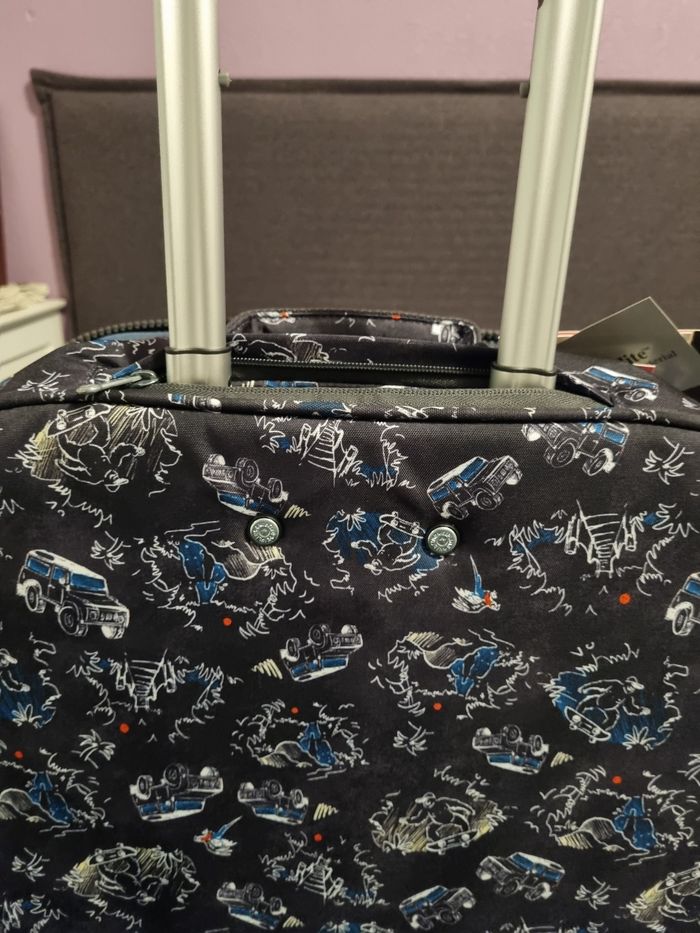 Cartable à roulette + trousse - photo numéro 4