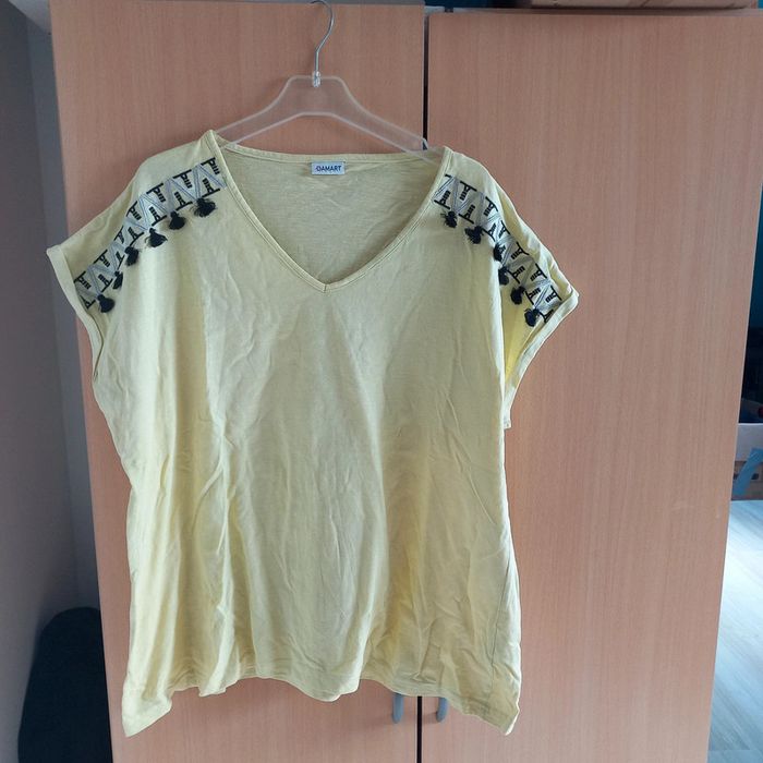 Tee shirt jaune pâle