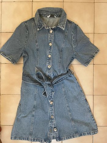 Robe courte en jean Stradivarius taille 34