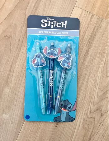 Trois. Stylos Stitch neuf avec emballage