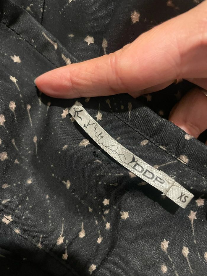 Jupe taille haute fluide évasée noir motifs doré avec ceinture DDP taille XS - photo numéro 6