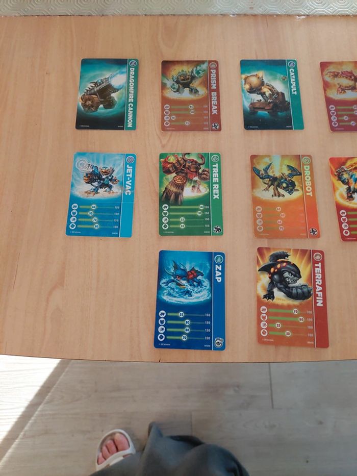 Lot de 10 cartes skylanders