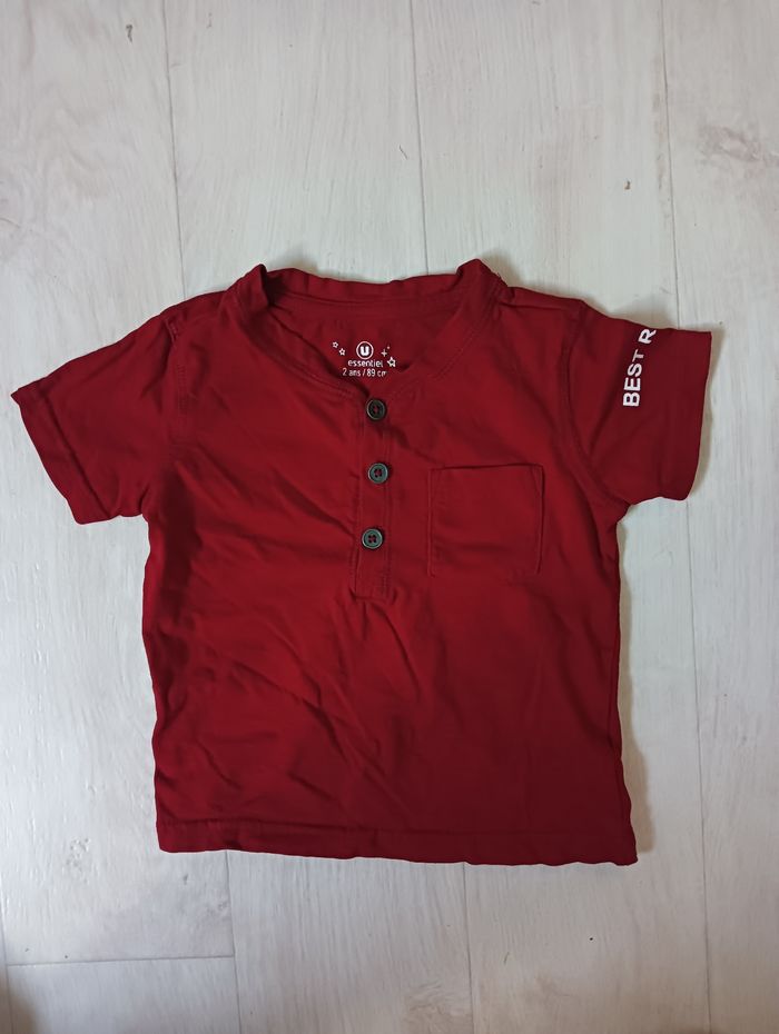 Lot 2 t-shirts 2 ans " U Essentiel" - photo numéro 2