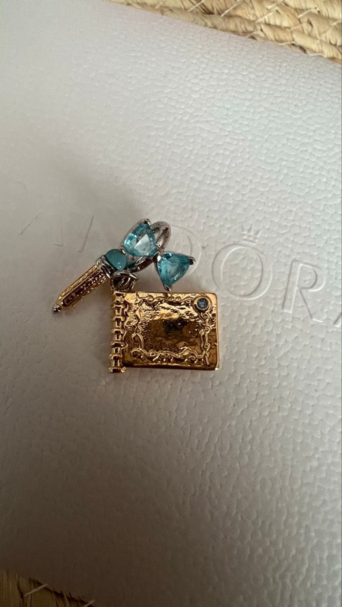 Charm carnet de bal et crayon bridgerton - photo numéro 2