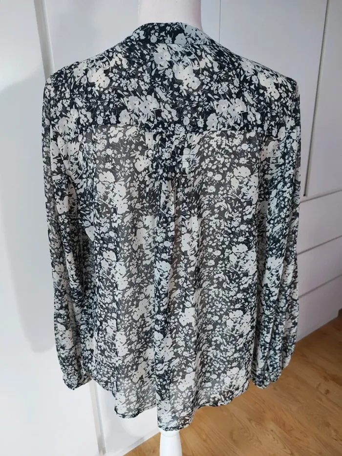Jolie blouse en voile noire et blanche - photo numéro 6