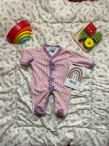 pyjama grenouillère en velours rose et violet ouverture devant 1 mois Manon et Valentin