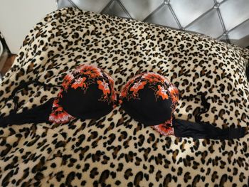 Soutien gorge noir rouge rose 95 C