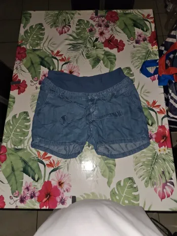 Short maternité