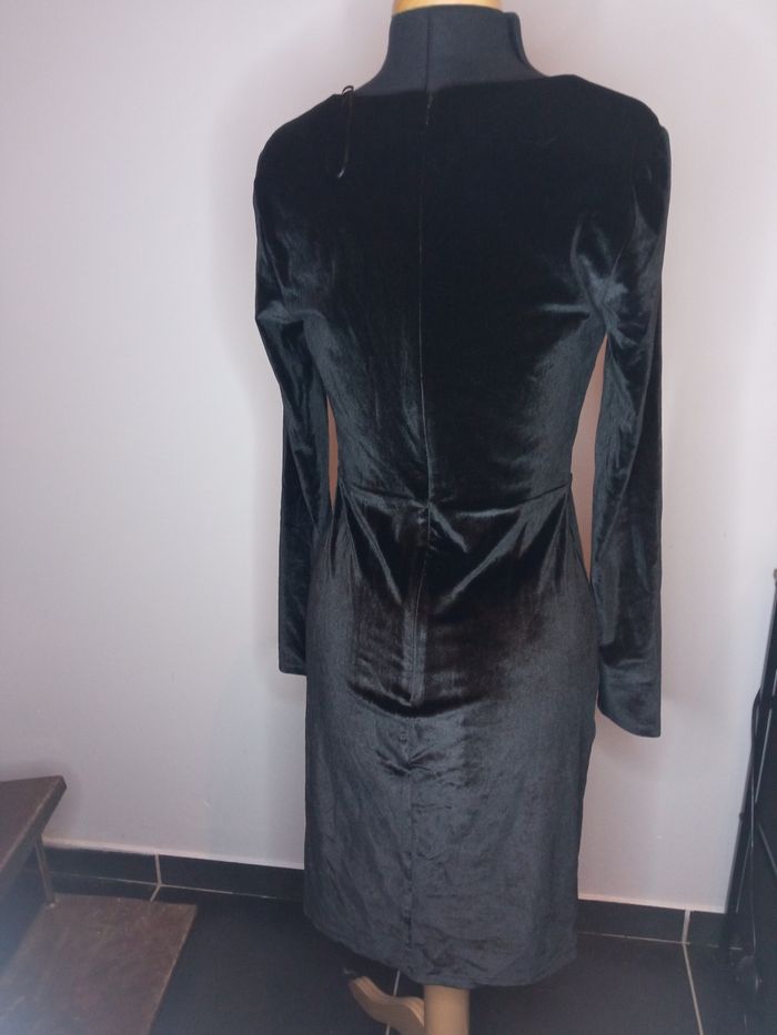 Robe de soirée en velours - photo numéro 3