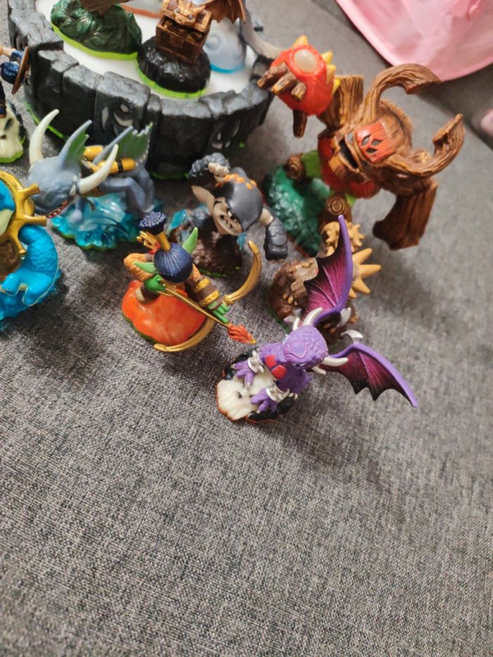 Lot 13 figurine Skylanders+ plateau - photo numéro 3