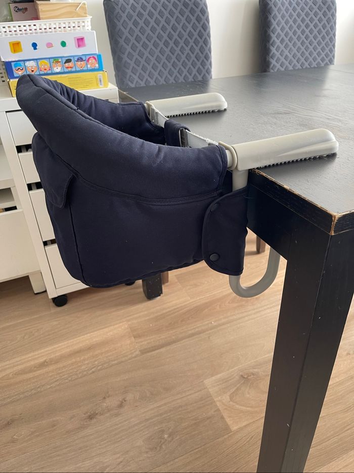 Siège de table