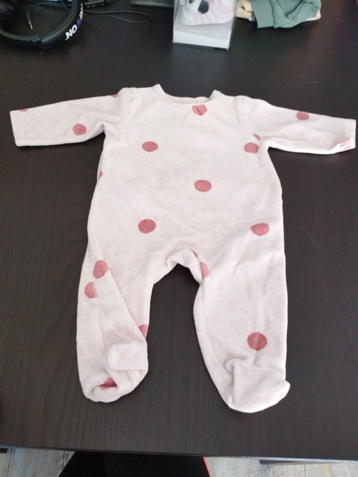 2 pyjama 3mois - photo numéro 2