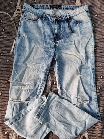 Jeans effet délavé avec troués taille XL neuf