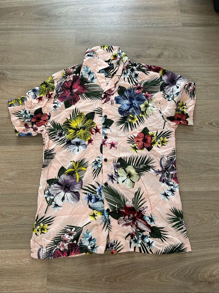 Chemise hawaïenne taille S - photo numéro 2