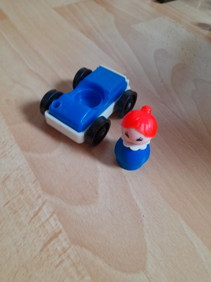 Voiture bleu et son personnage fisher price - photo numéro 2