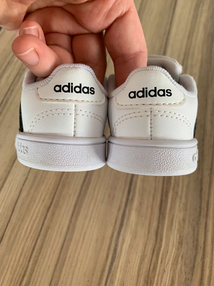Baskets Adidas en 19 - photo numéro 3