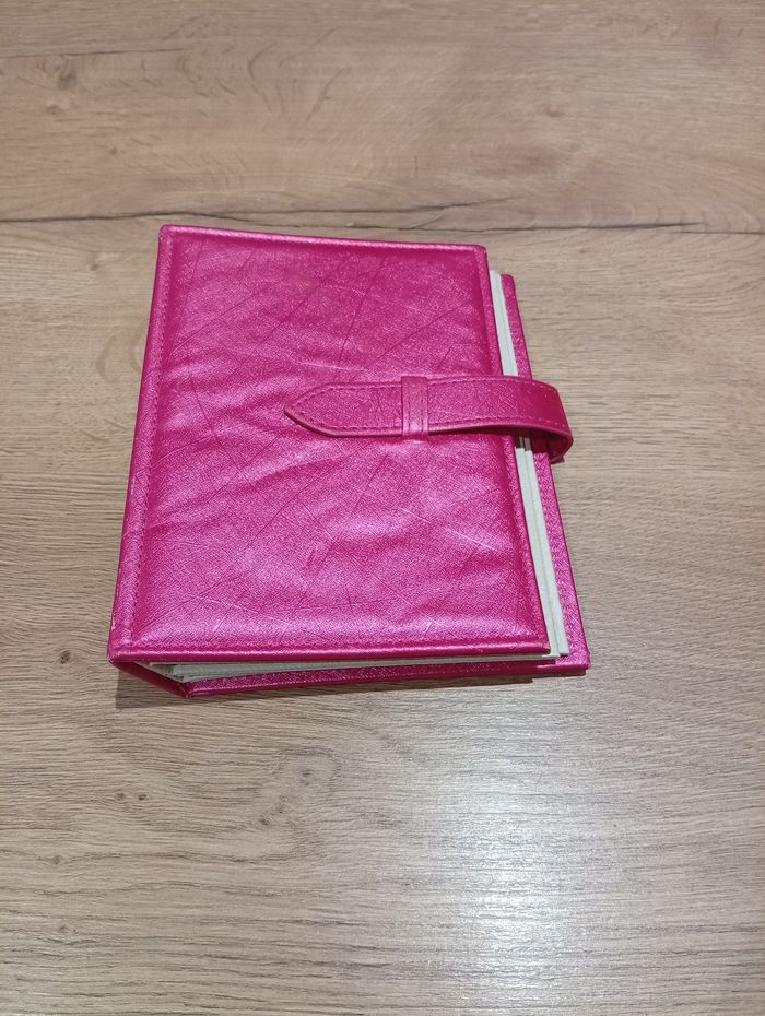 Livre pour boucles d'oreilles