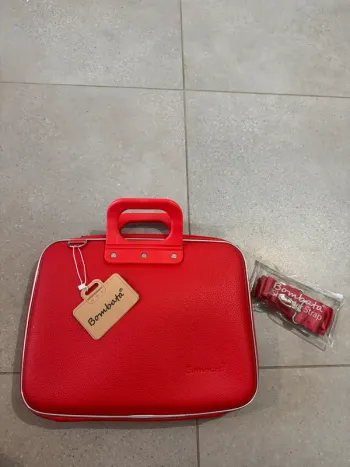 Sac à main rouge maptop briefcase Bombata 13", neuf avec étiquette, 36*27cm