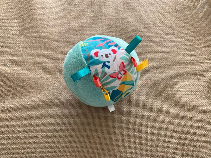 Balle tissu d'éveil koala Ludi