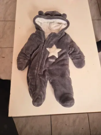 Combinaison / manteau 1 mois
