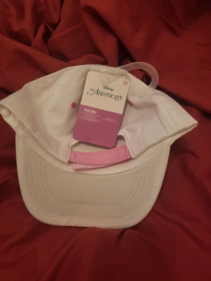 Casquette neuf avec étiquette aristochat disney enfant TU - photo numéro 2