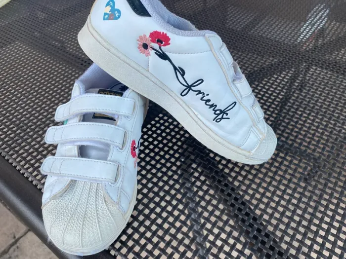 Baskets scratchs Adidas girl 33