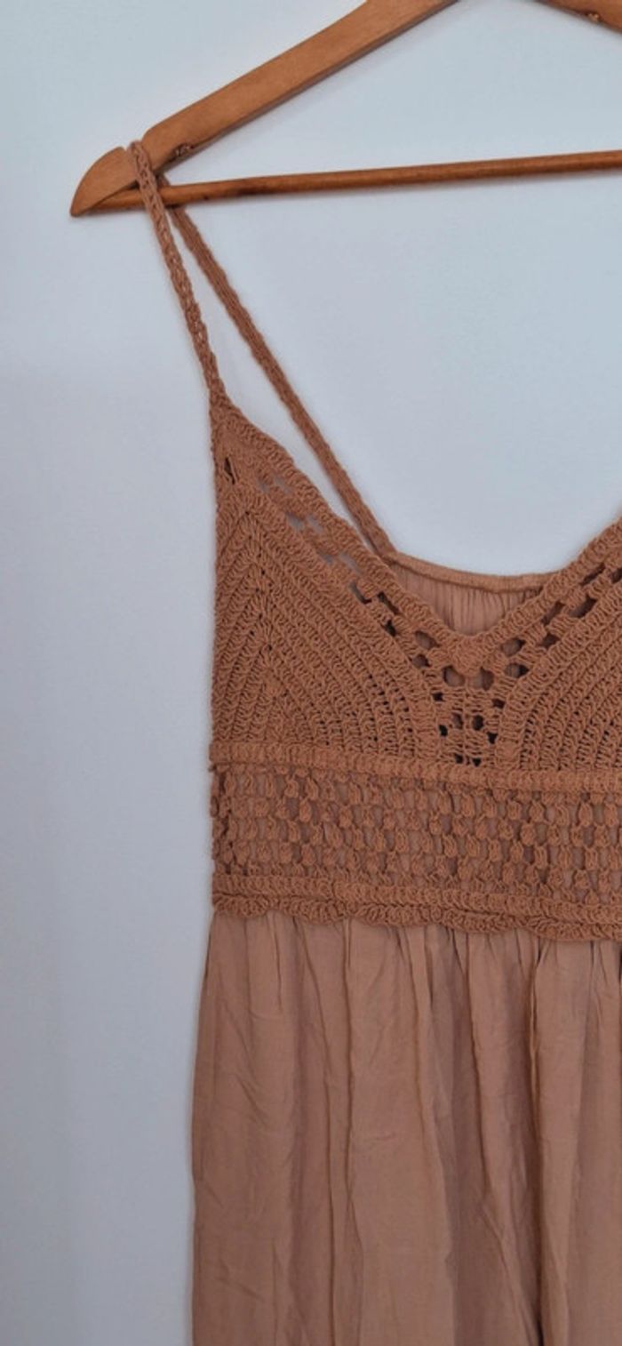 🤍 Robe longue bohème chic – crochet & douceur nude 🤍 - photo numéro 3