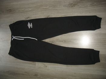 PANTALON DE JOGGING NOIR "UMBRO" - TAILLE S - n°01