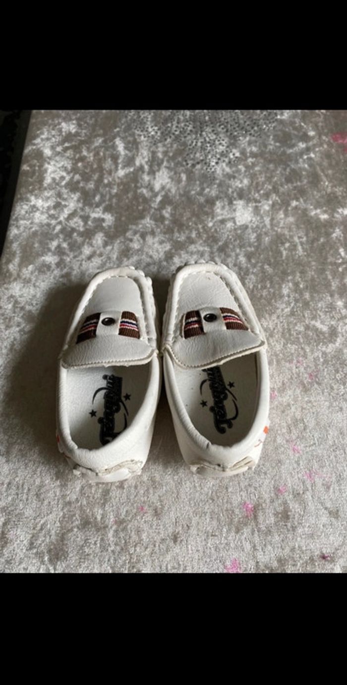 Chaussures garçon taille 20 - photo numéro 2