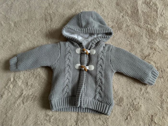 Gilet tricot intérieur fourrure ultra doux gris 1/3 mois neuf