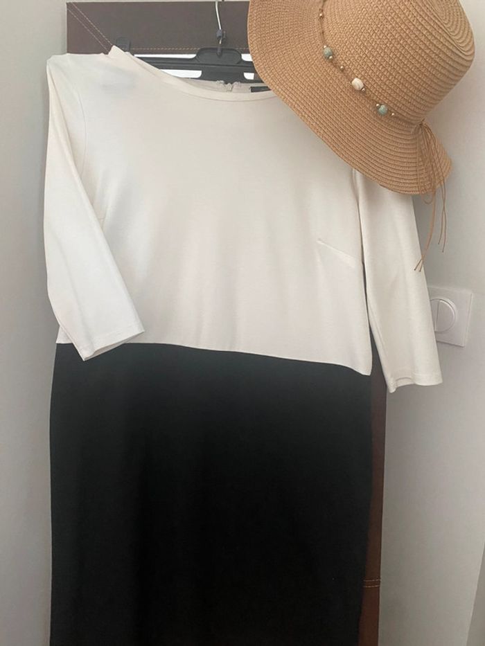 Jolie robe bi-couleur manches 3/4 mi-saison