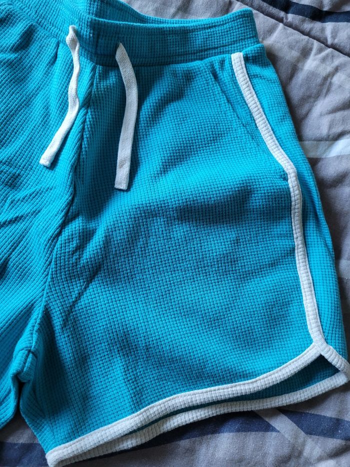 short kiabi turquoise 10ans (3e) - photo numéro 2